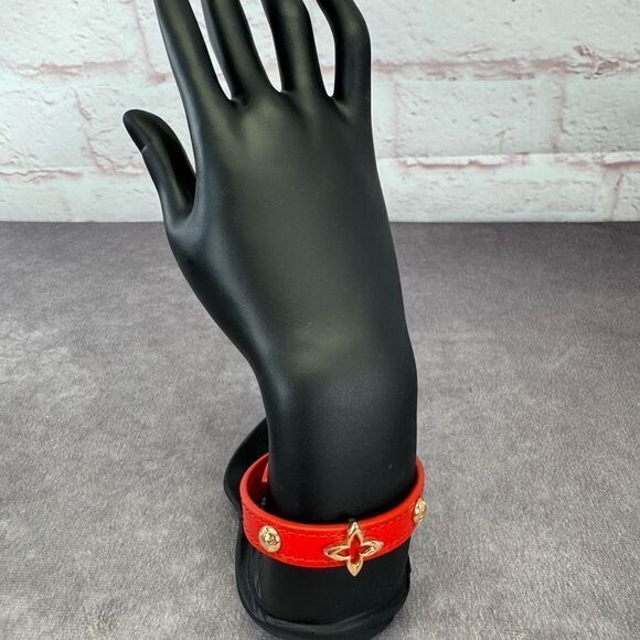 Louis Vuitton Blooming Red Monogram Flower Bracelet M6535 New - Picture 3 of 12